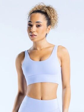 Dfyne Light Lavender Scoop-Neck Sports Bra - Women’s Activewear